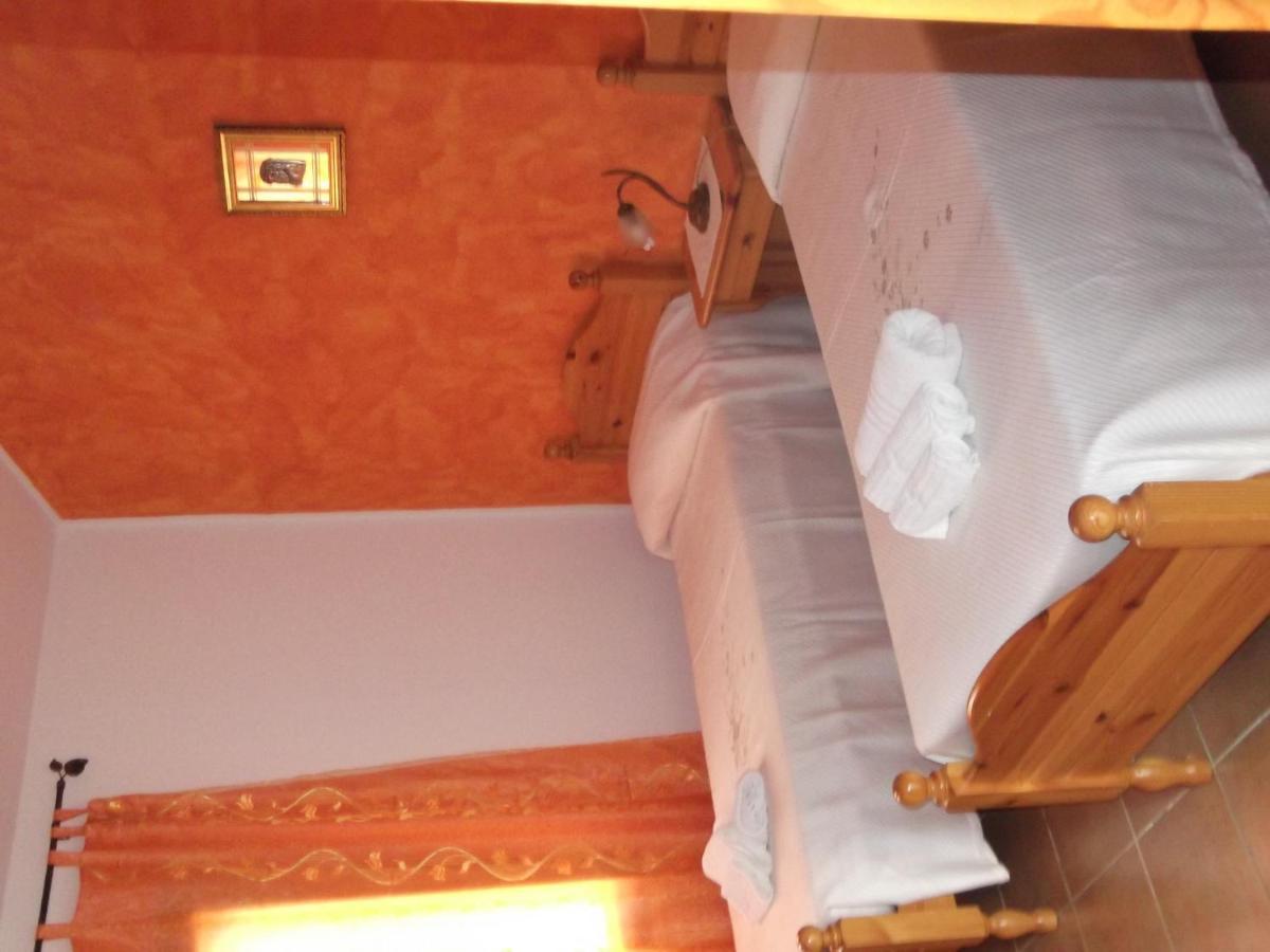Hotel Il Nido Dell'Aquila Villanova Strisaili Exteriör bild