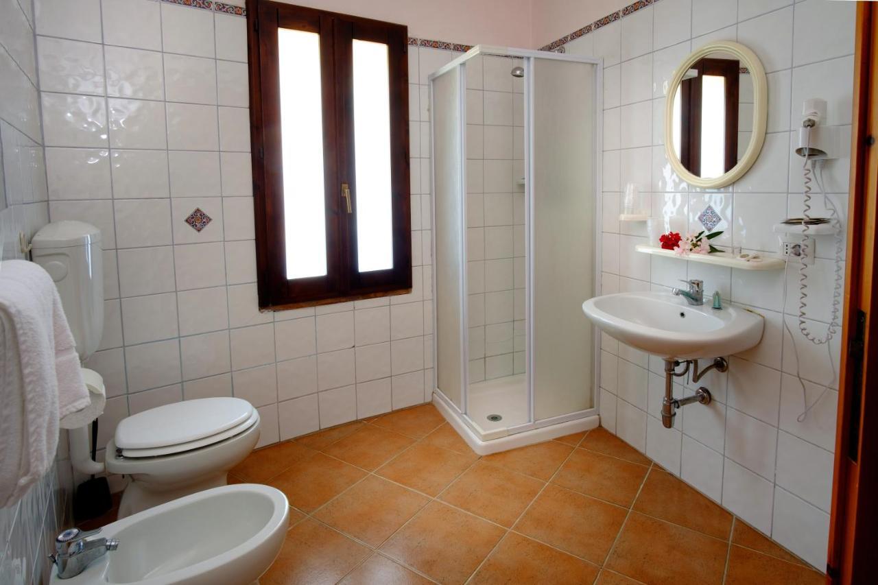 Hotel Il Nido Dell'Aquila Villanova Strisaili Exteriör bild