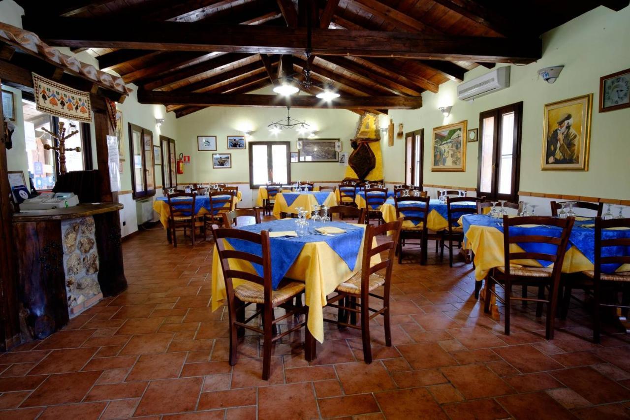 Hotel Il Nido Dell'Aquila Villanova Strisaili Exteriör bild
