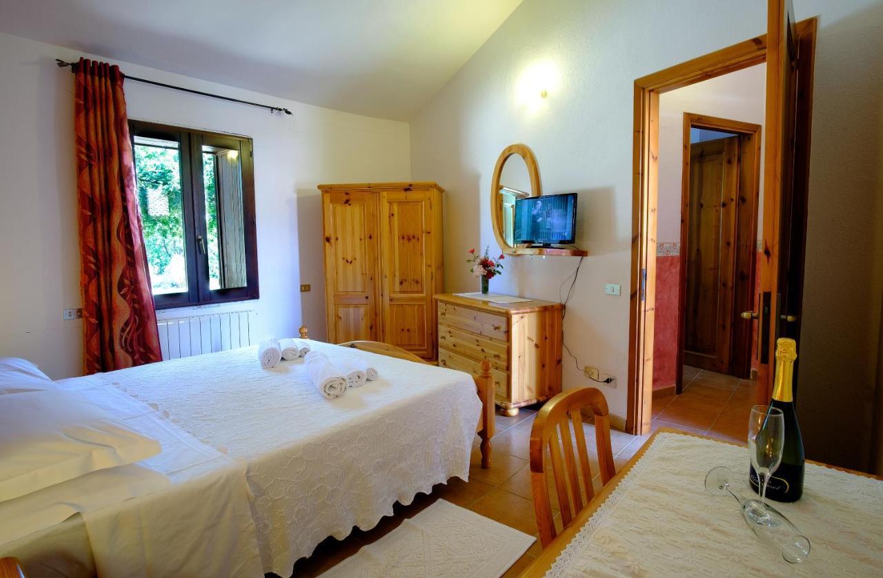 Hotel Il Nido Dell'Aquila Villanova Strisaili Exteriör bild