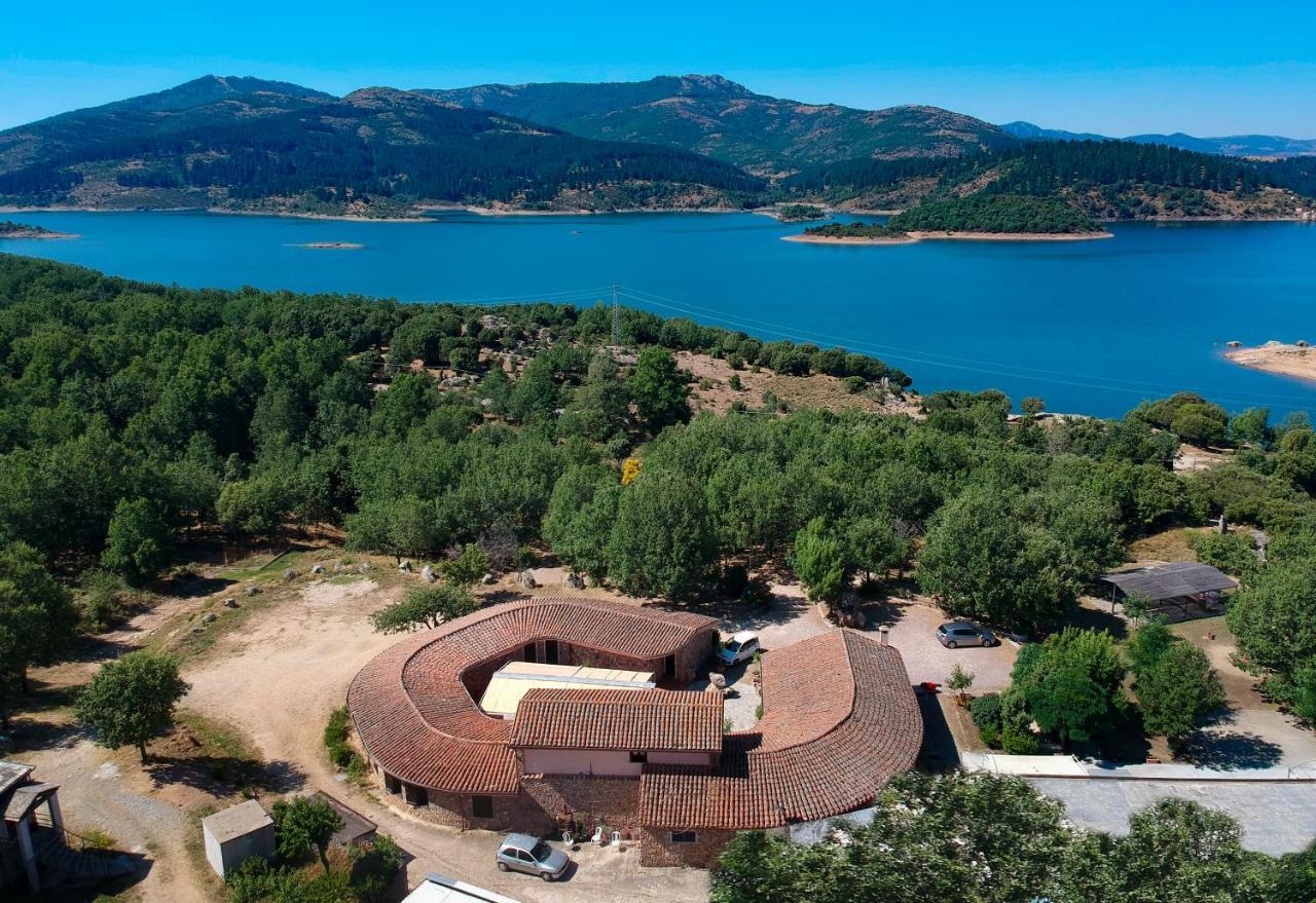 Hotel Il Nido Dell'Aquila Villanova Strisaili Exteriör bild
