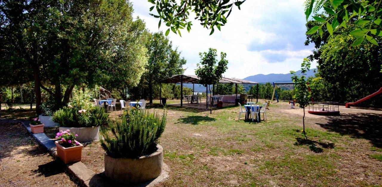 Hotel Il Nido Dell'Aquila Villanova Strisaili Exteriör bild