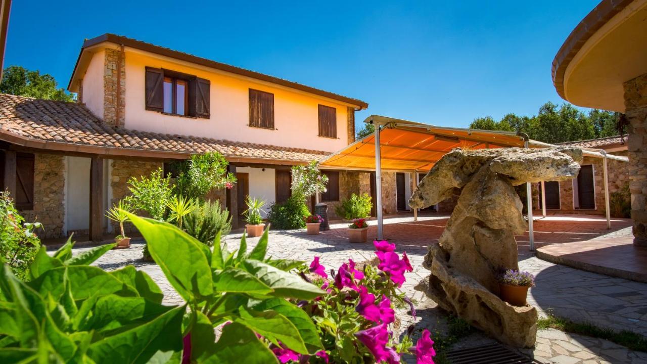Hotel Il Nido Dell'Aquila Villanova Strisaili Exteriör bild